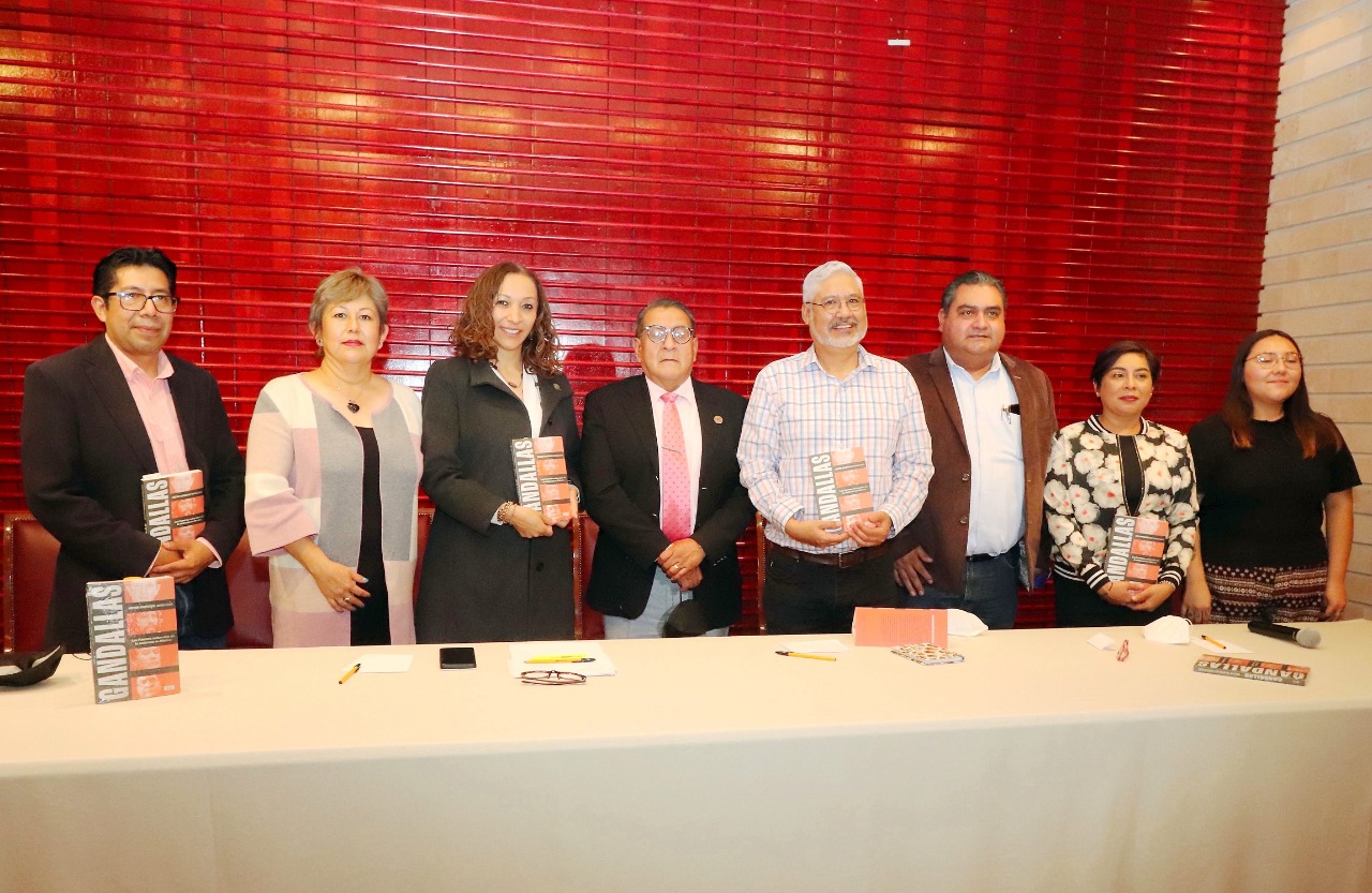 Presentan en la UATx libro sobre fuentes culturales de violencia en México